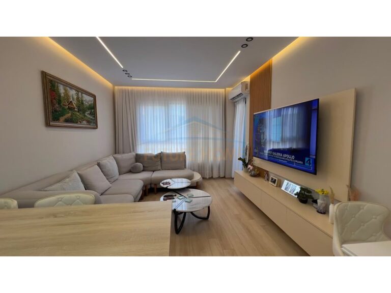 Shitet, Apartament 2+1, Kamëz