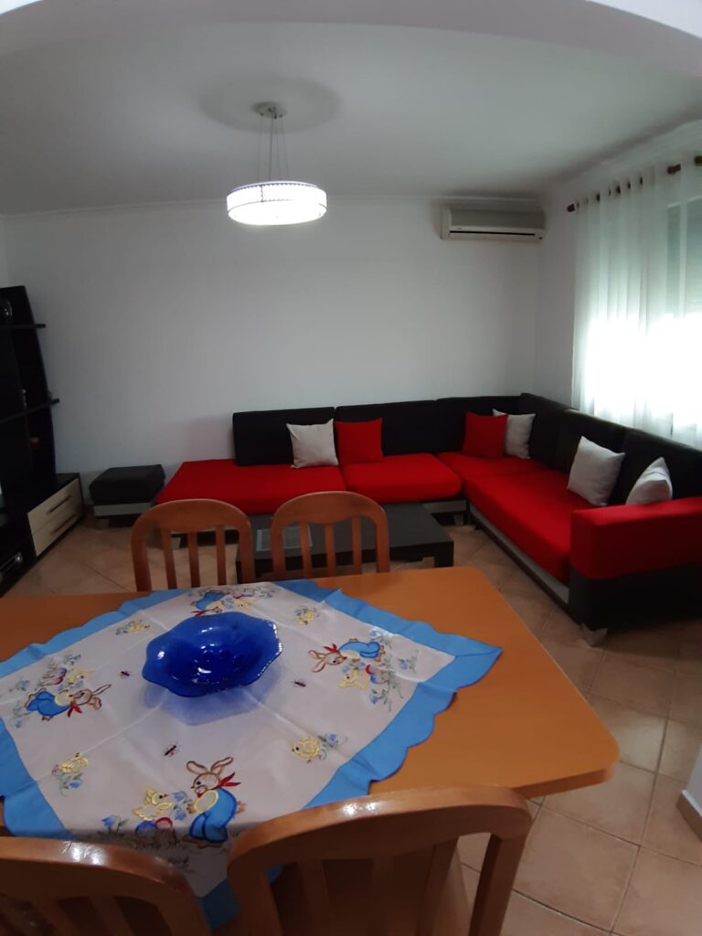 Jepet me qera apartament 1+1