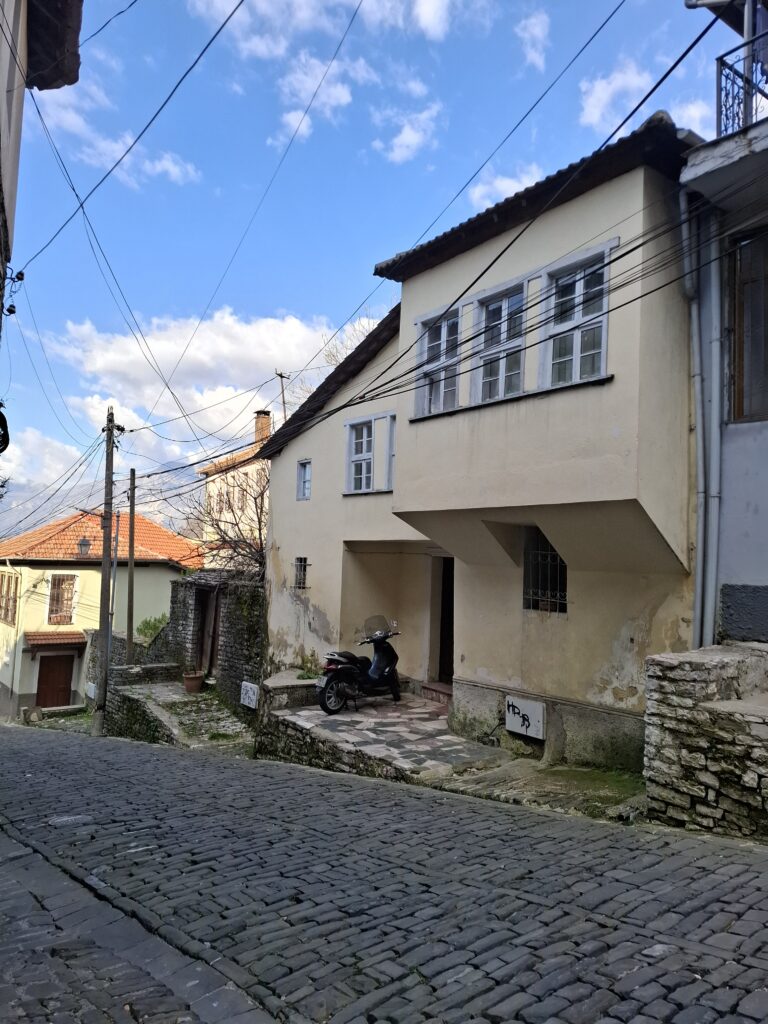 SHITET SHTEPI PRIVATE VAROSH GJIROKASTER