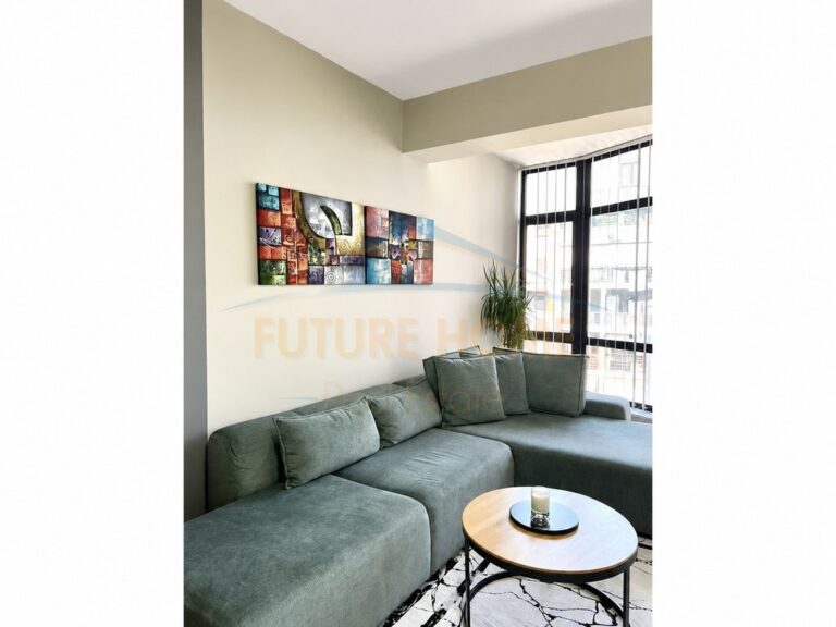 Shitet, Apartament 2+1, Rruga e Kavajes.