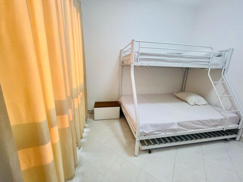 6edef598-7d40-4250-8735-42ef2e148525