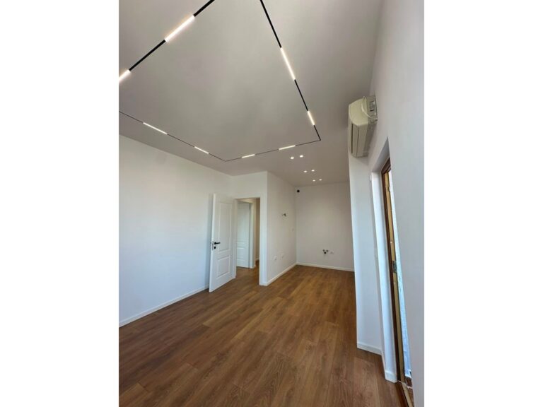 SHITET APARTAMENT 1+1 – ISH-STACIONI I FUNDIT I TIRANËS SË RE 143,000 €