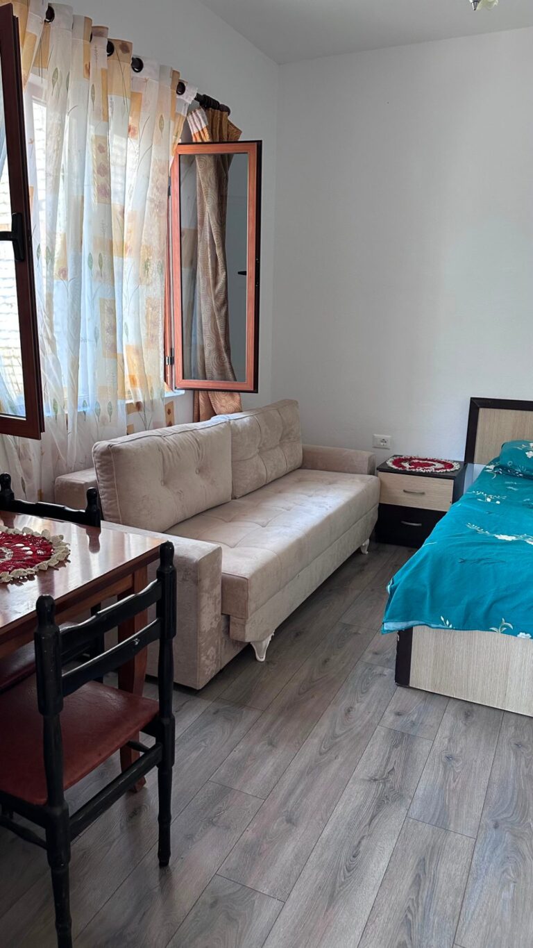 Apartament me Qira