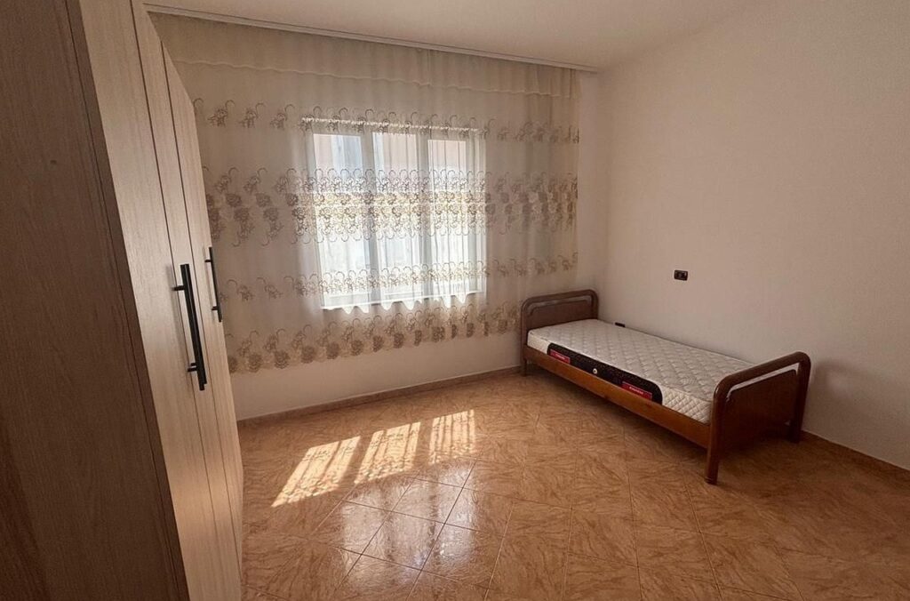 ❌ E DHËNË — Apartament 2+1 me qera te Tregu Elektrik — 50,000 lekë/muaj