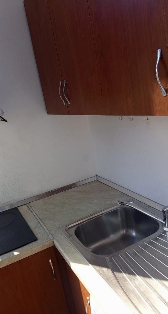 ❌ E DHËNË — Garsonierë me qera te Rruga e Elbasanit — 30,000 lekë/muaj
