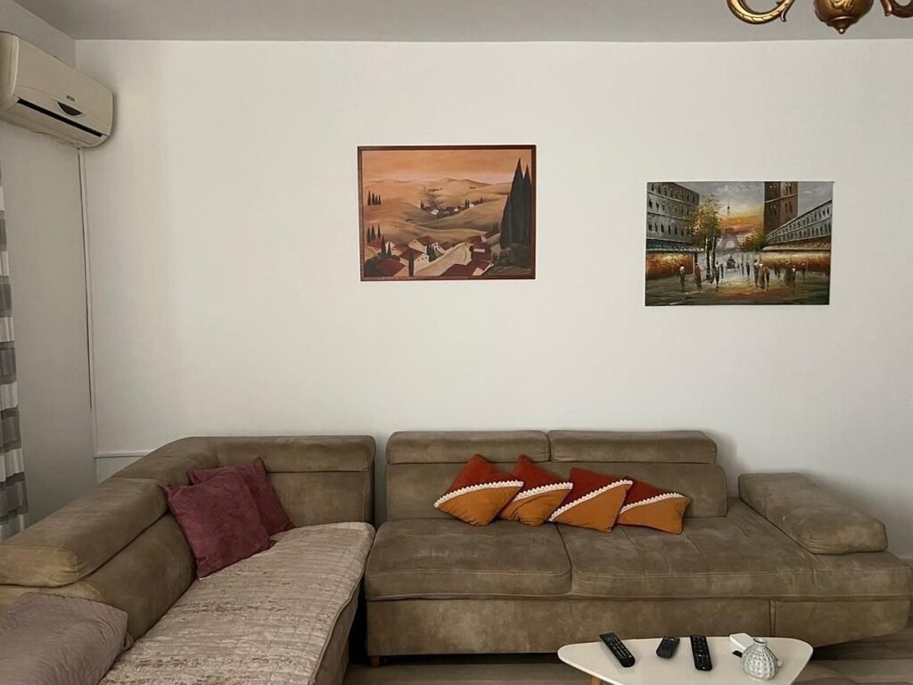 Apartament 3+1 me qira në Rrugën e Dibrës, Tiranë – foto 1