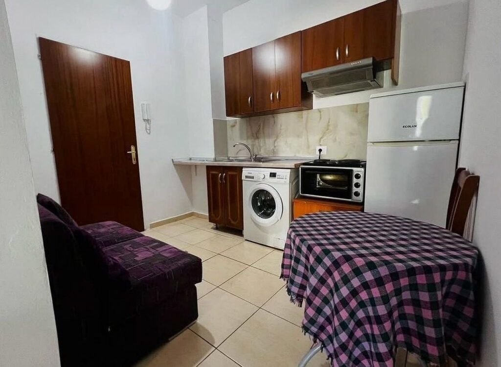 Garsonierë me qira te Rruga 5 Maji, Tiranë – foto 1