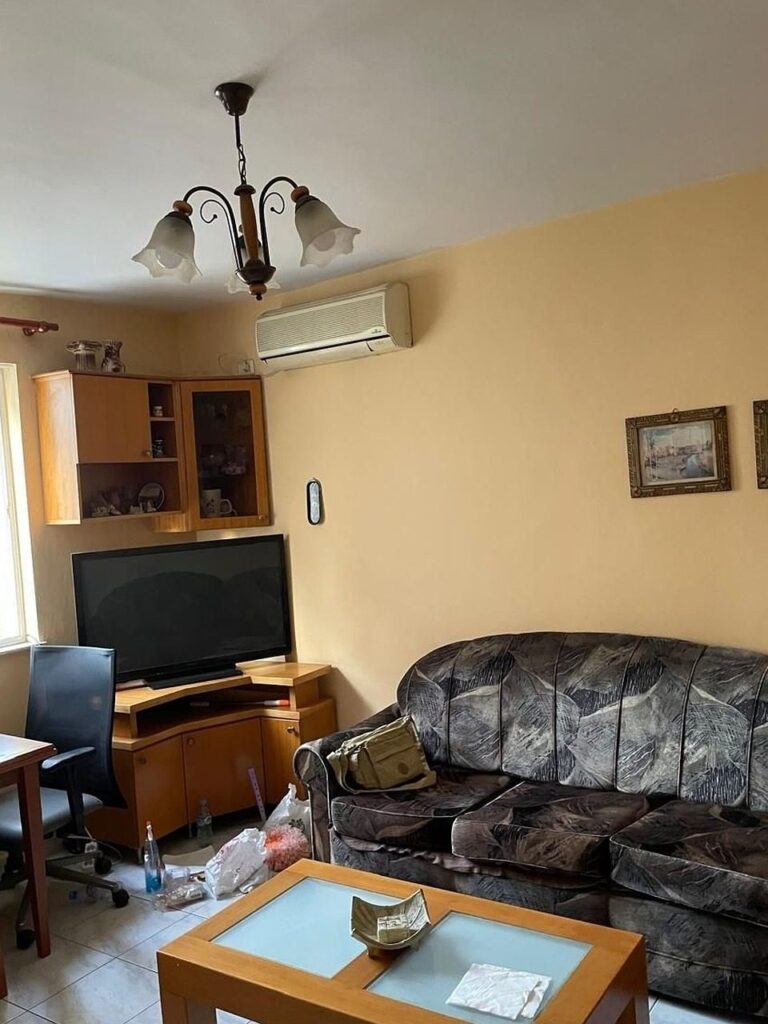 Apartament 2+1 me qera te Tregu Elektrik — 60,000 lekë/muaj