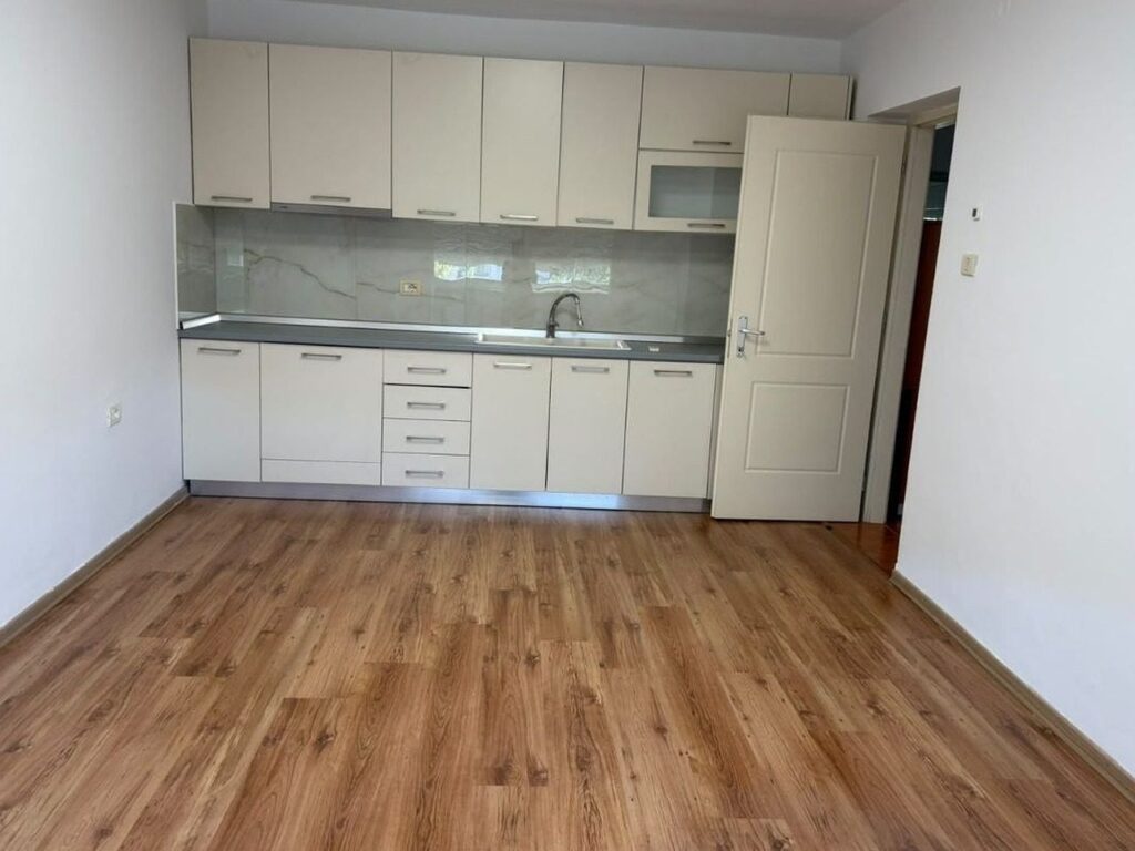 Apartament 1+1 me qira te 21 Dhjetori, Tiranë – foto 1