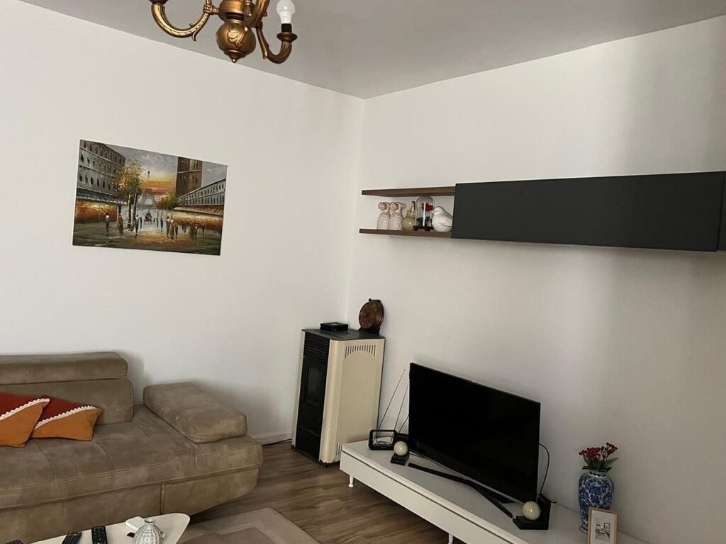 Apartament 3+1 me qira në Rrugën e Dibrës, Tiranë – foto 2