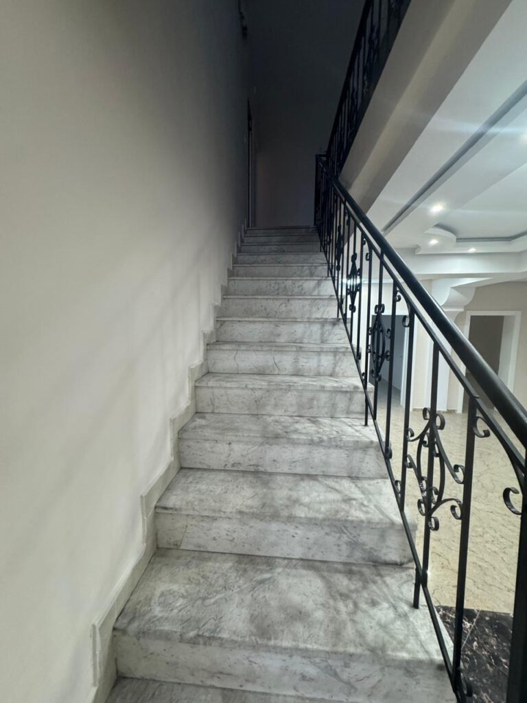Vilë 2-katëshe me qira në Rrugën e Elbasanit, Tiranë – foto 3