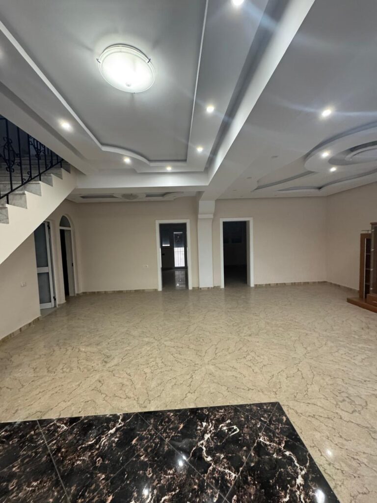 Vilë 2-katëshe me qira në Rrugën e Elbasanit, Tiranë – foto 4