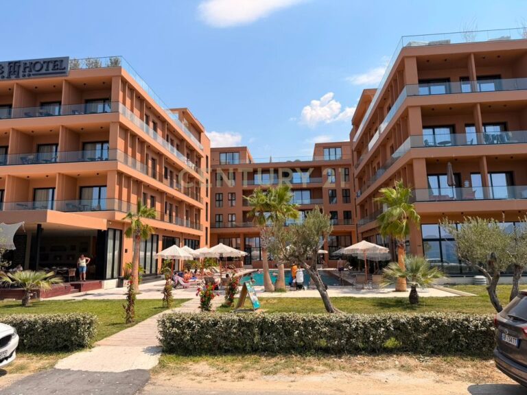 Shitet Apartament 1+1 në Rradhimë, Vije e pare!
