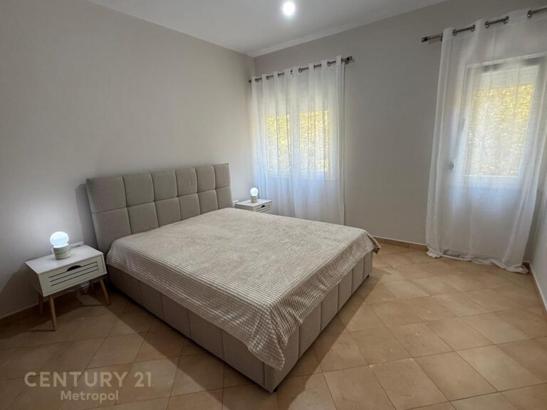 APARTAMENT 2+1+2 PER QIRA PRANE QENDRES TREGTARE KRISTAL!