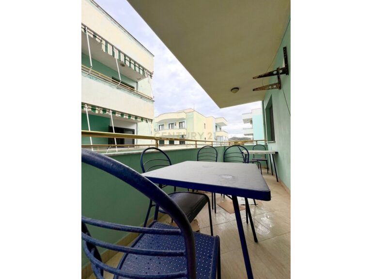 SHITET APARTAMENT 1+1 NE MALIN E ROBIT -VETEM 200M LARG DETIT!! (920€ /M2) !!