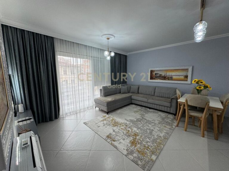 Jepet me Qira Apartament 1+1+Post Parkimi Te Rruga E Barrikadave