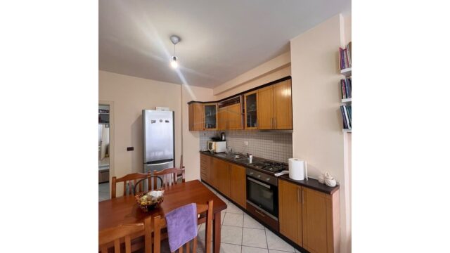 Apartament 1+1 në shitje pranë Vilës L, Unaza e Re, Tiranë – foto 2