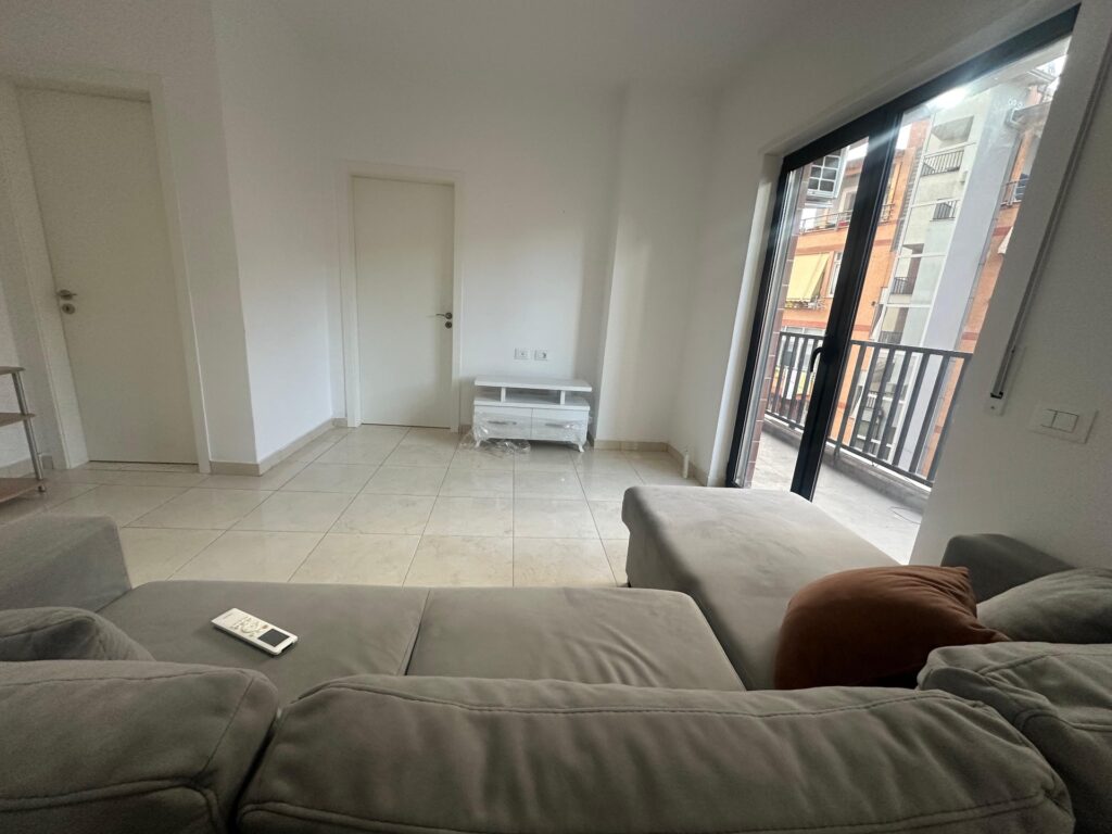 Apartament 1+1 me qira te Vila Gold, Tiranë – foto 2