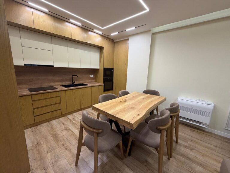 Jepet apartment me qera 2+1.Liqeni thate
