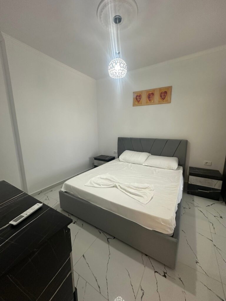 Jepet me qera apartament 2+1 i mobiluar tek Golden Park 3