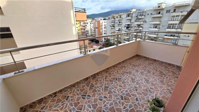 Apartament 1+1 në shitje pranë Vilës L, Unaza e Re, Tiranë – foto 1