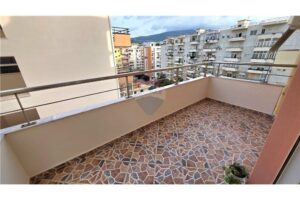 Apartament 1+1 në shitje pranë Vilës L, Unaza e Re, Tiranë – foto 1