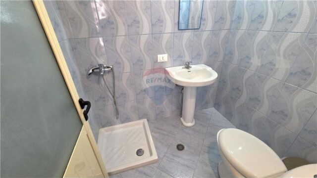 Apartament 1+1 në shitje pranë Vilës L, Unaza e Re, Tiranë – foto 2