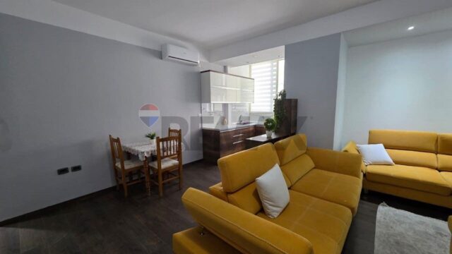 Apartament 2+1+2 me qira në Vlorë – foto 1