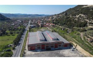 Dyqan me qira për parukeri në Myslym Shyri, Tiranë – foto 3