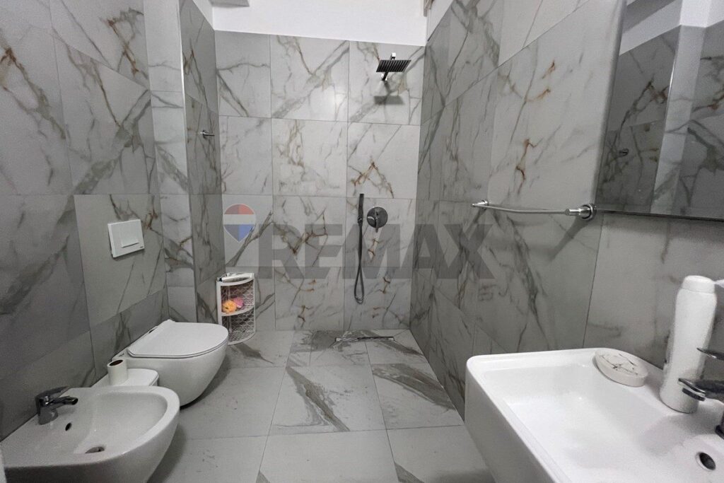 Apartament 2+1 me qira në Vlorë – foto 7