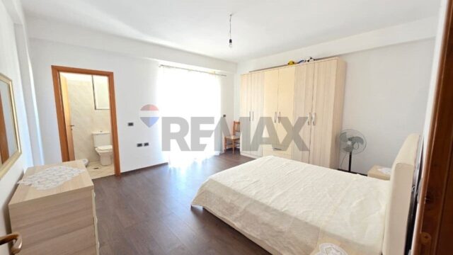 Apartament 2+1+2 me qira në Vlorë – foto 8