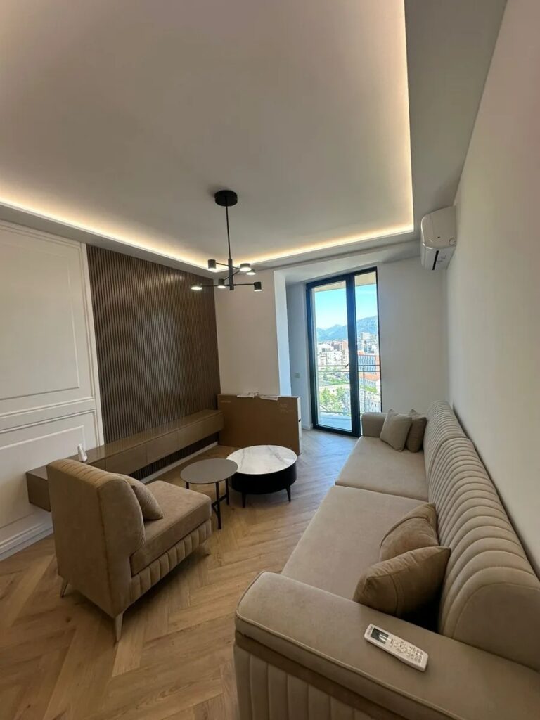 🏡 **JEPET ME QIRA | 1+1 – GOLDEN TOWER, MINE PEZA**
