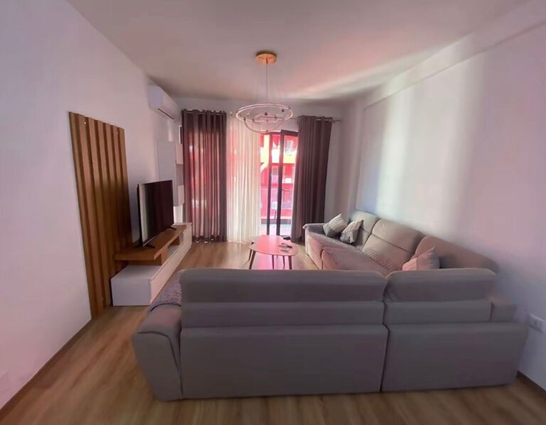 JEPET ME QIRA APARTAMENT 2+1–TEK KOMPLEKSI ARLIS,FARMACIA 10- TIRANË!​