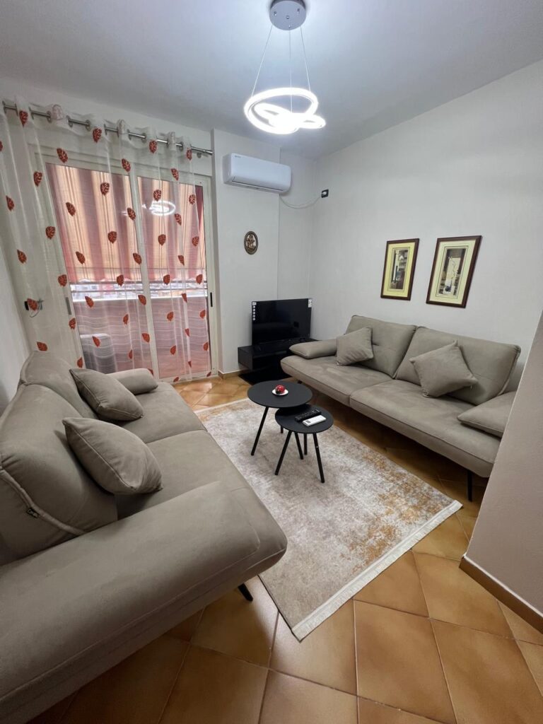 JEPET ME QIRA APARTAMENT 1+1 , PRANE SHKOLLES “PETRO NINI” -TIRANE!