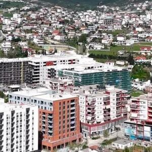 🏡 SHITET APARTAMENT 2+1 + VERANDË – PASKUQAN 📍