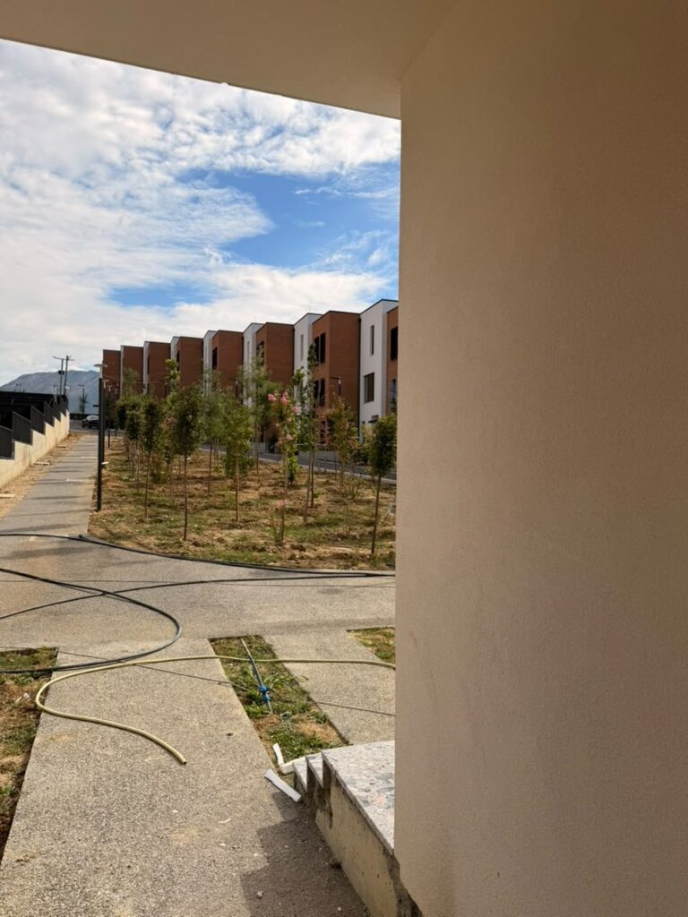 Duplex luksoz në shitje në Lundër pranë TEG, Tiranë