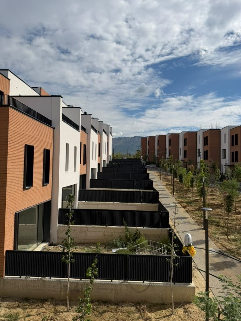 Duplex luksoz në shitje në Lundër pranë TEG, Tiranë