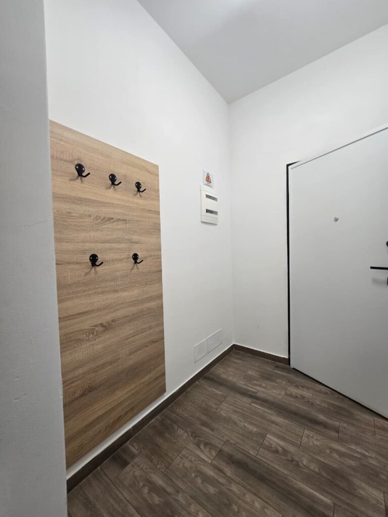 Zyrë 2+1 me qira te Kompleksi Square 21, Tiranë – foto 5