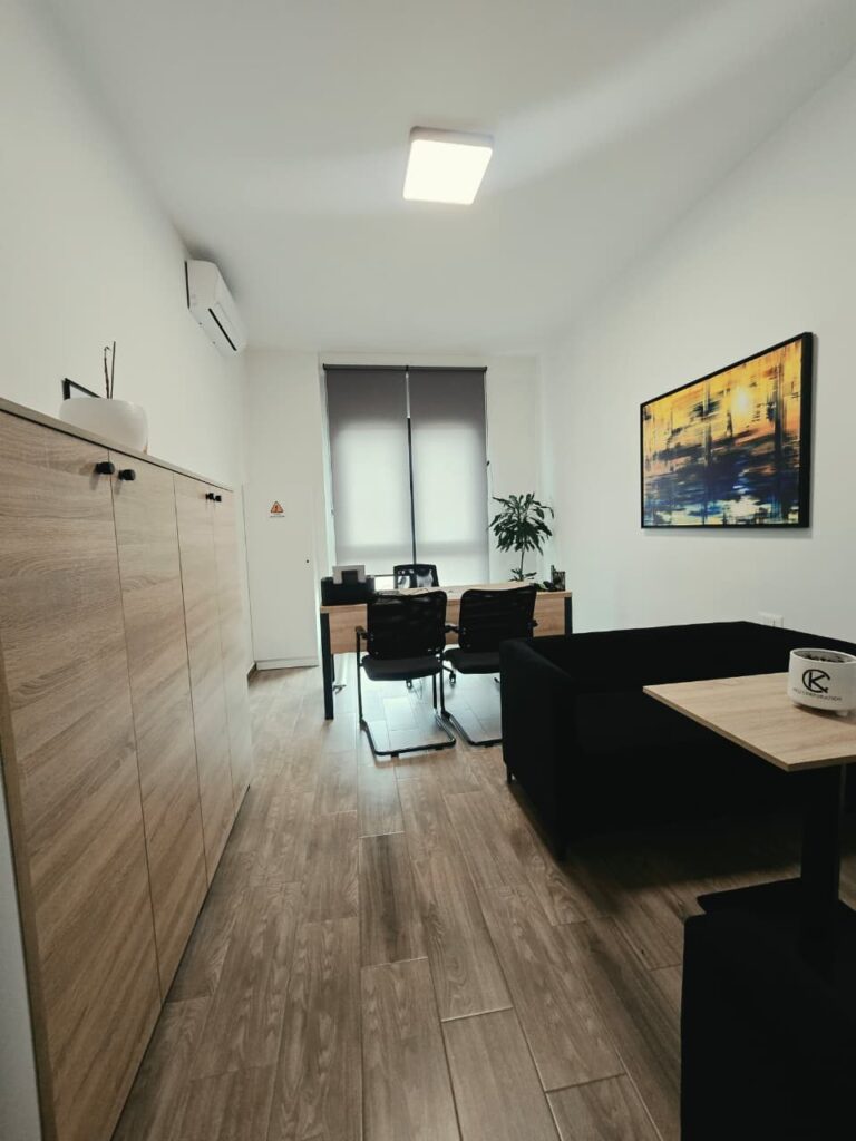 Zyrë 2+1 me qira te Kompleksi Square 21, Tiranë – foto 4