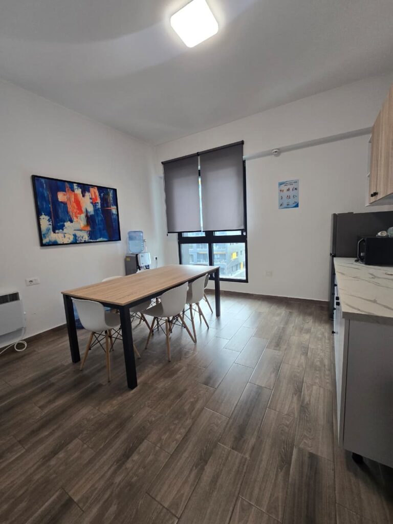 Zyrë 2+1 me qira te Kompleksi Square 21, Tiranë – foto 6