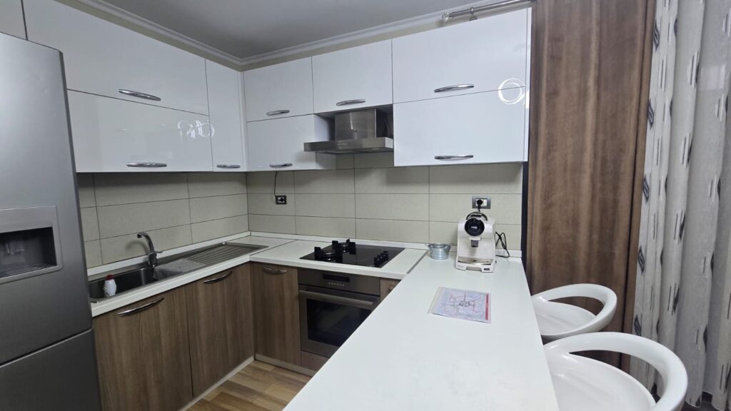 Apartament me qira në Myslym Shyri, Tiranë – foto 3