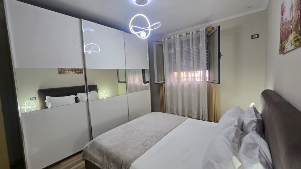 Apartament me qira në Myslym Shyri, Tiranë – foto 5