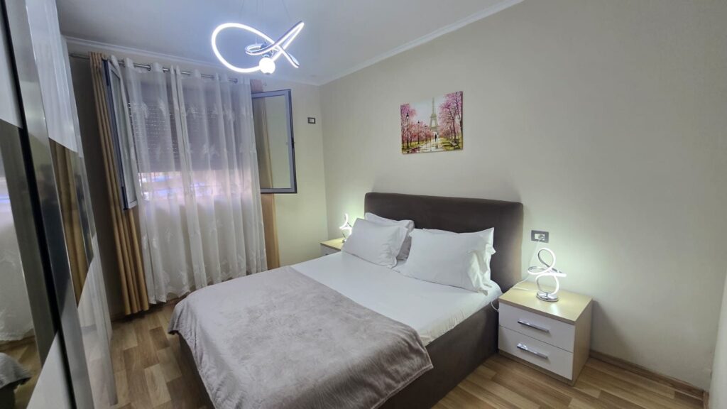 Apartament me qira në Myslym Shyri, Tiranë – foto 7