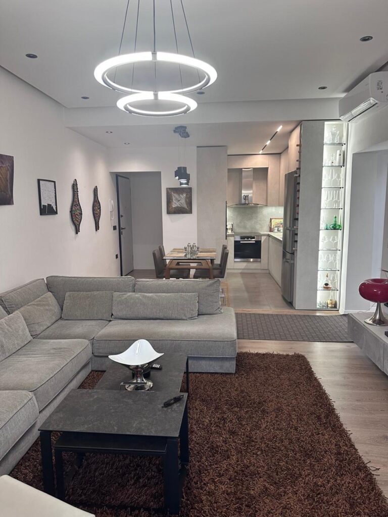 Vilë dykatëshe në shitje – foto 5