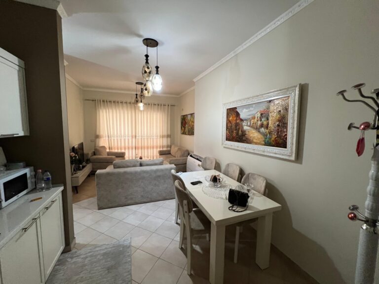 APARTAMENT ME QIRA 2+1+2 KOMUNA PARISIT , KRISTAL CENTER