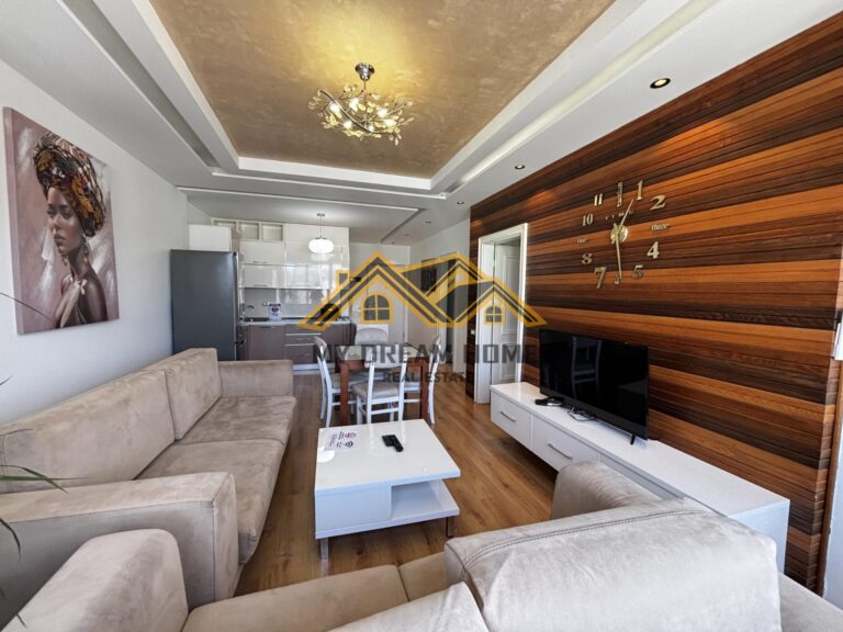 Shitet apartament 2+1 në qendër të Durrësit