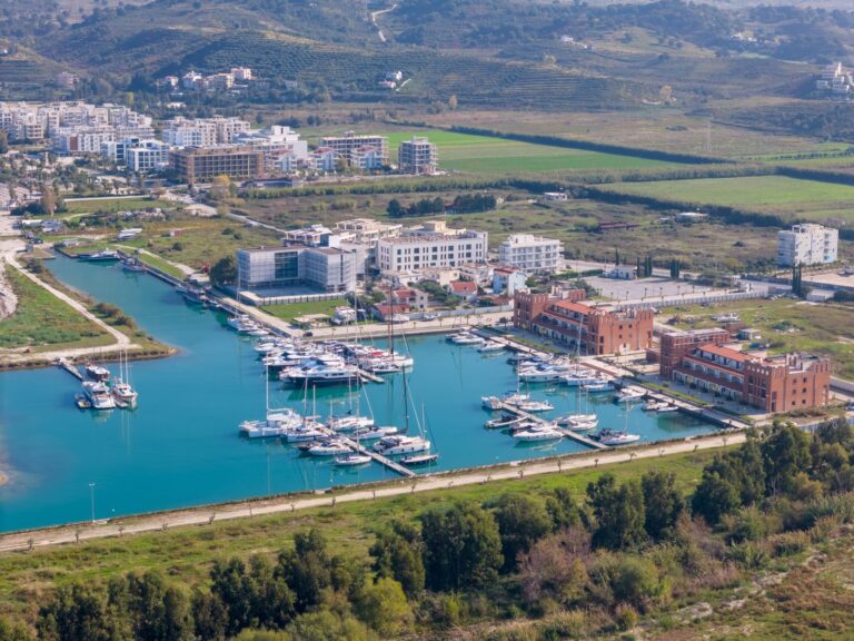 Apartament 2+1 në shitje në Rruga Orikum​