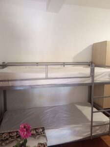 Garsonierë me qera te Zogu i Zi — 21,000 lekë/muaj