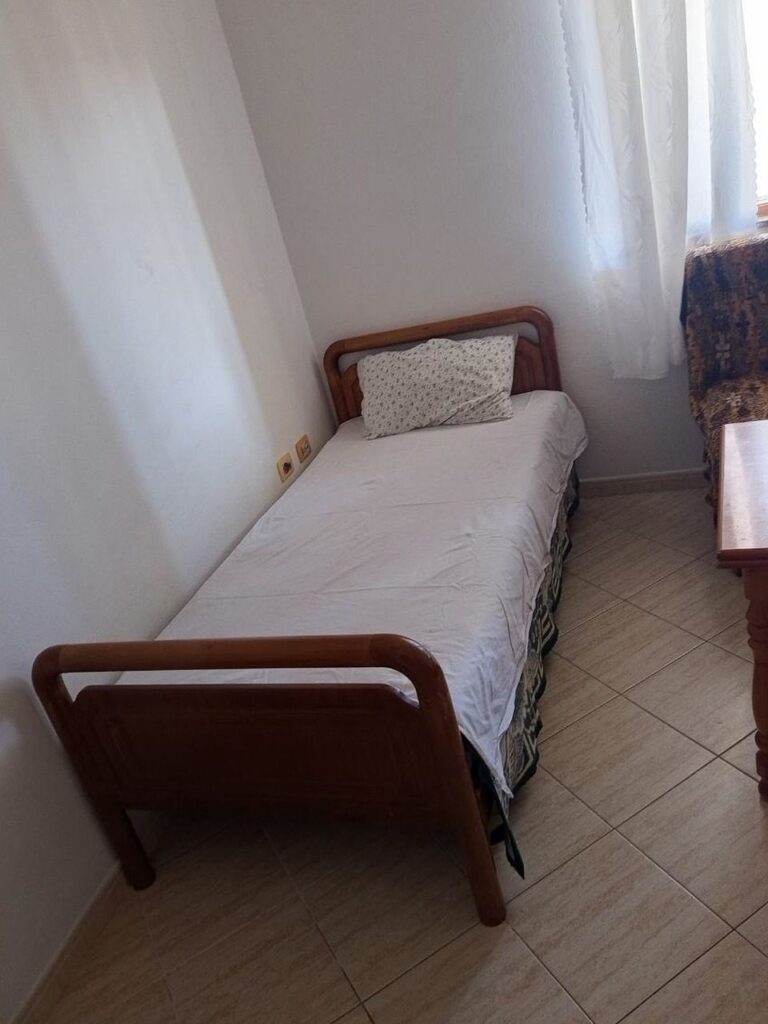 Apartament 1+1 me qira pranë Fakultetit të Mjekësisë, Tiranë