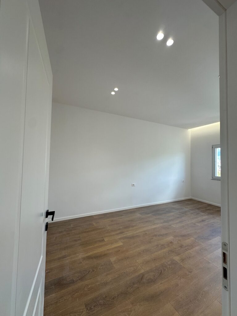 Apartament 1+1 në shitje në Rrugën Bardhyl, Tiranë